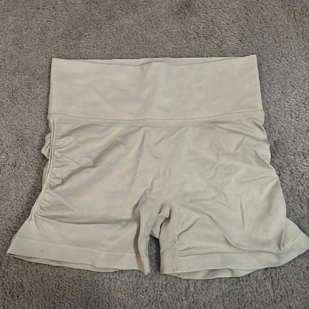 athletic shorts size medium